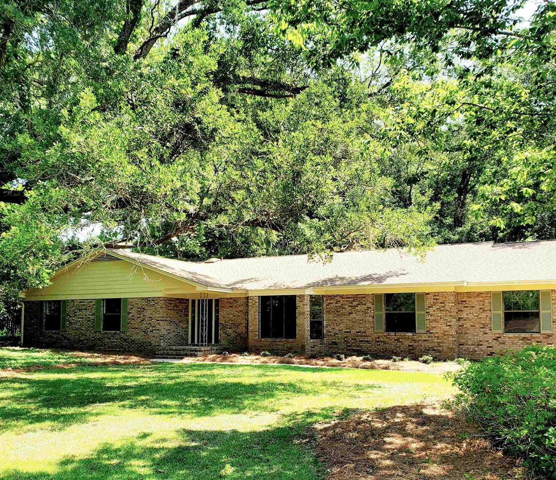 2303 Bourgogne Dr Tallahassee, FL 32308 in Lafayette Oaks