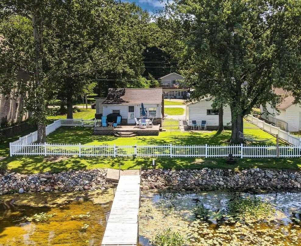 1075 Chapman Lake Drive Warsaw, IN 46582 MLS 202224668