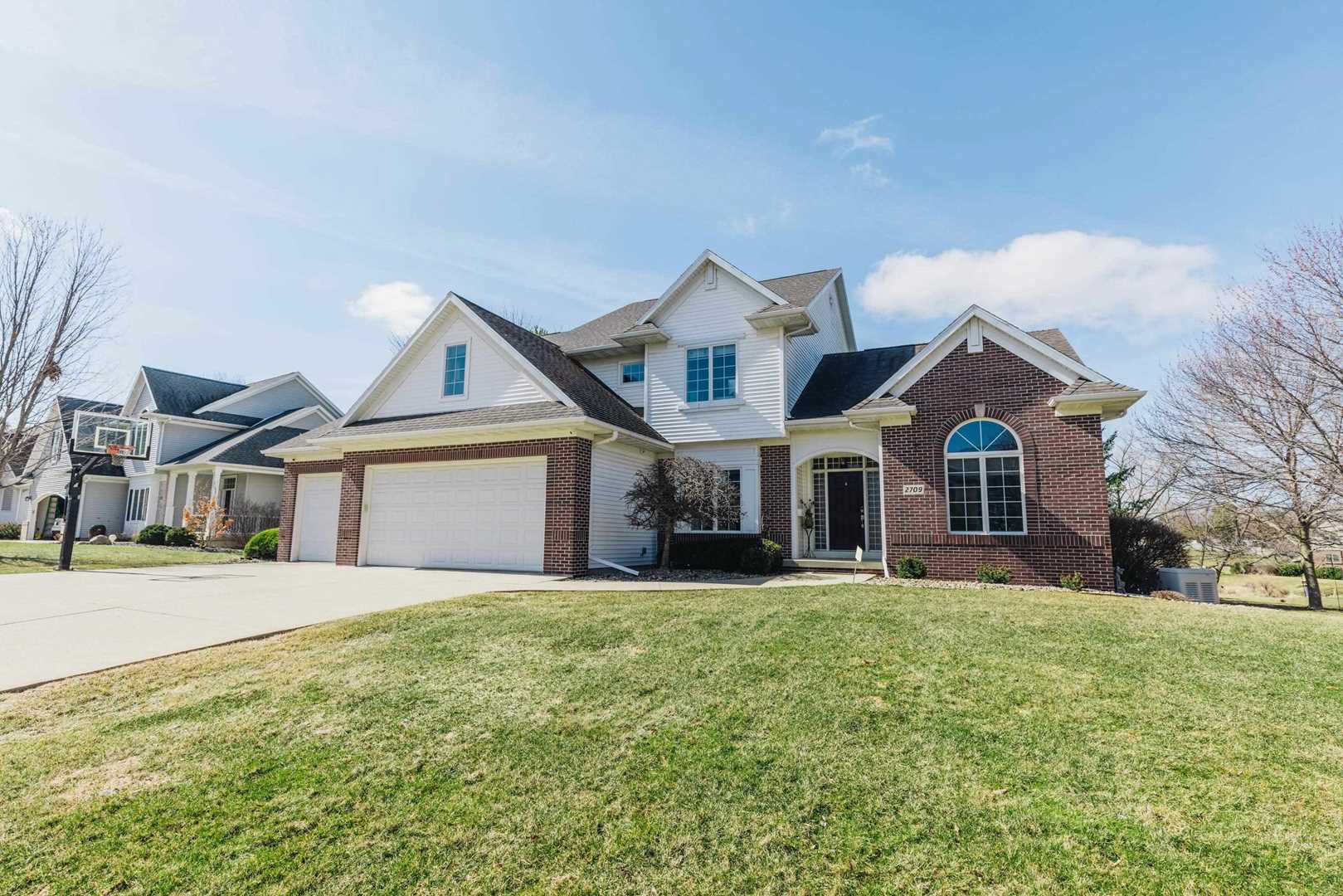 2709 Country Meadow Ln Cedar Falls IA 50613 home for sale MLS20221226