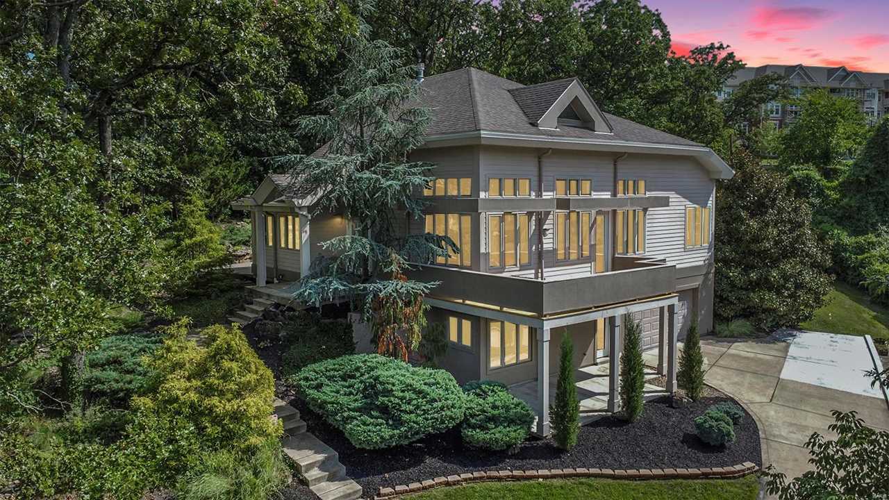 1207 Dubois Ct Kirkwood, MO Kirkwood 63122 The Gellman Team