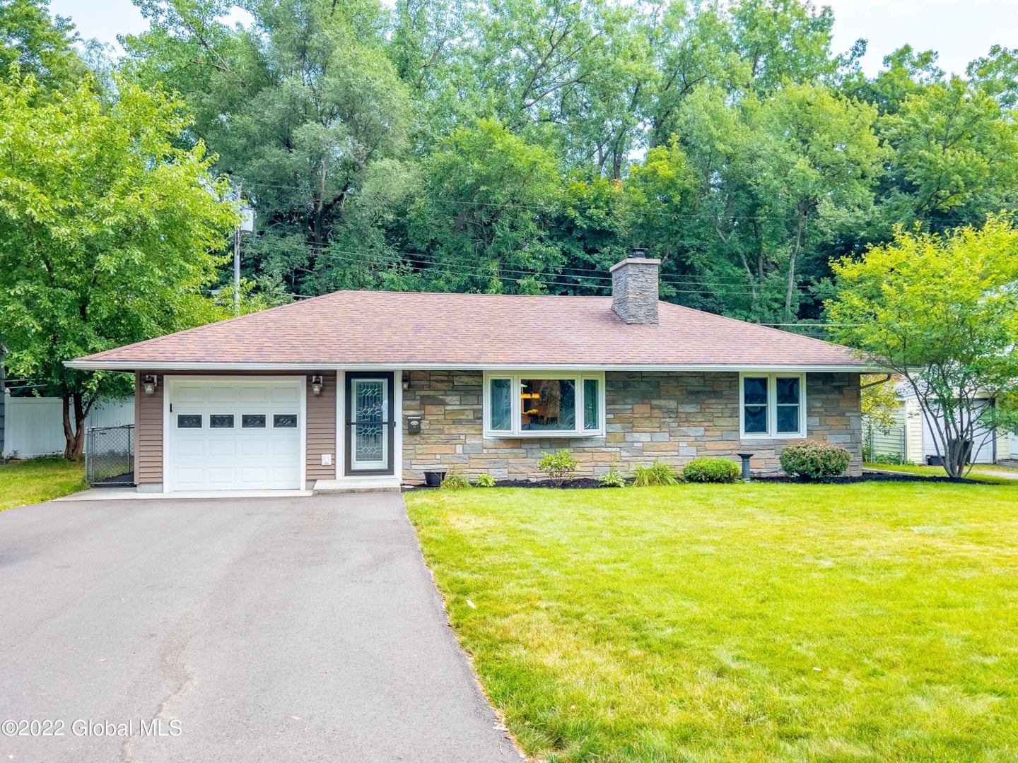 21 Parkwood Dr Colonie, NY 12205 MLS 202224127