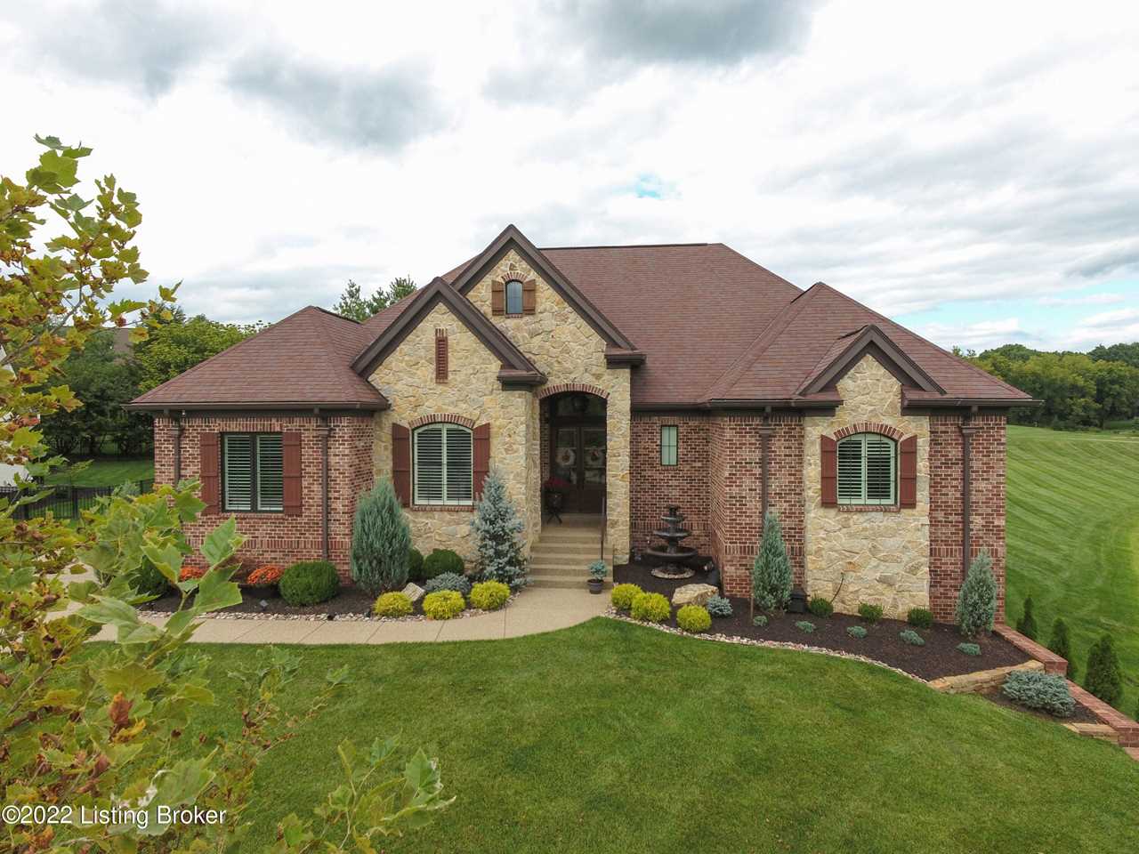 1301 Shakes View Ct Fisherville, KY 40023 1622633 Shakes Run