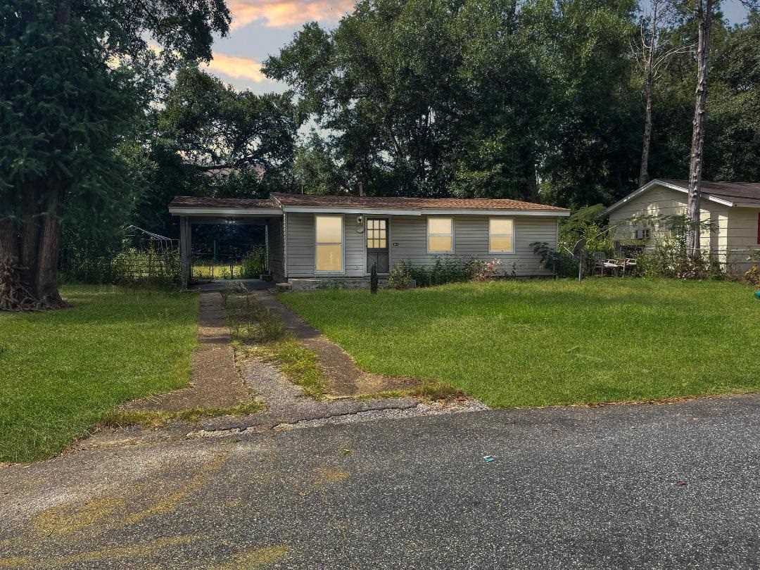 744 S Duval St Quincy, FL 32351 in Sunset Acres