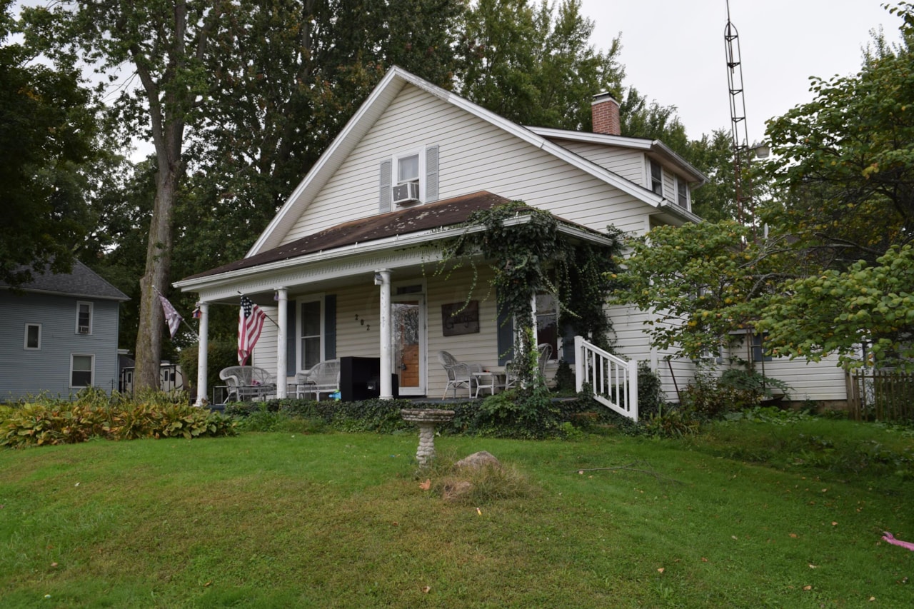 202 S Elizabeth Street Belle Center, OH 43310 Vision Realty Inc.