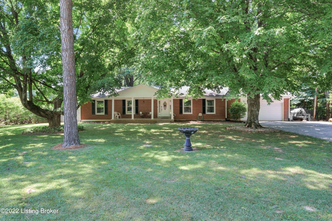 3506 Pin Oak Dr La Grange, KY 40031 MLS 1618395