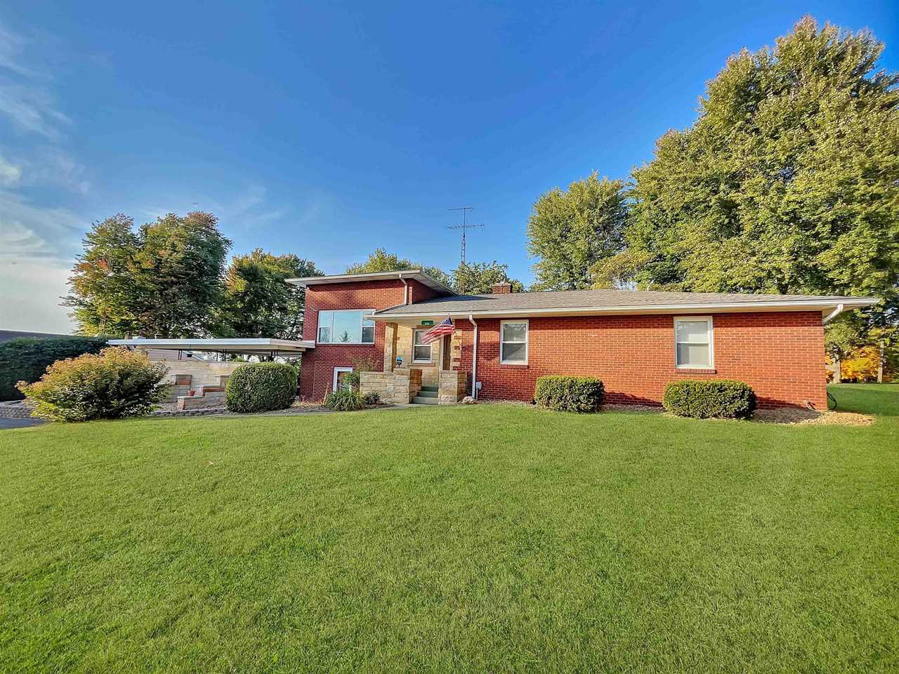 1040 W 6th Street Huntingburg, IN 47542 MLS 202242478