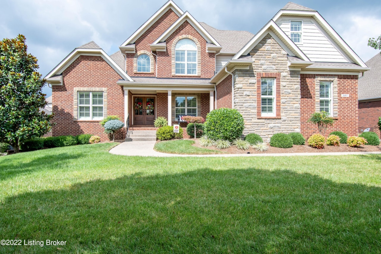 527 Locust Creek Blvd Louisville, KY 40245 MLS 1620625