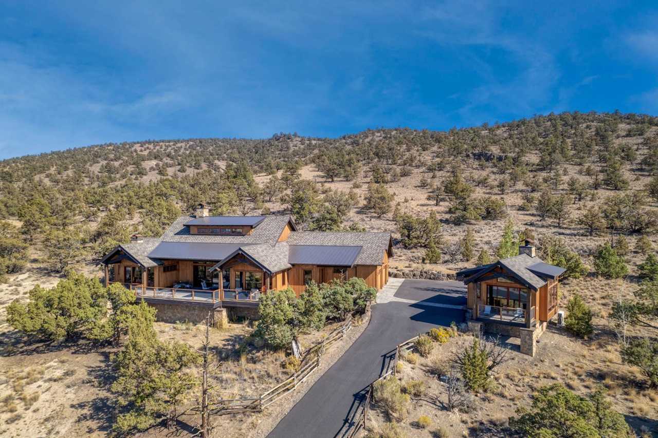 15862 SW Hat Rock Loop Powell Butte, OR 97753 MLS 220154994