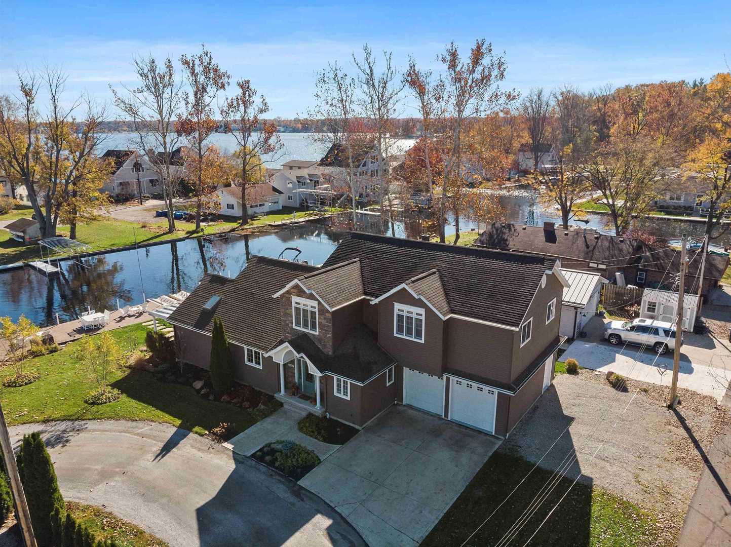 10380 N North Channel Drive Syracuse, IN 46567 MLS 202244942