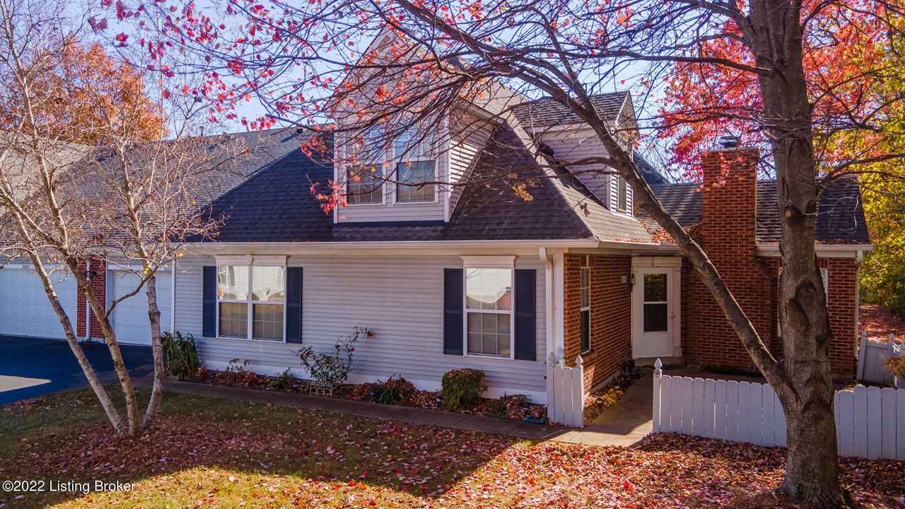 8009 Greenhurst Ct Louisville, KY 40299 MLS 1625379