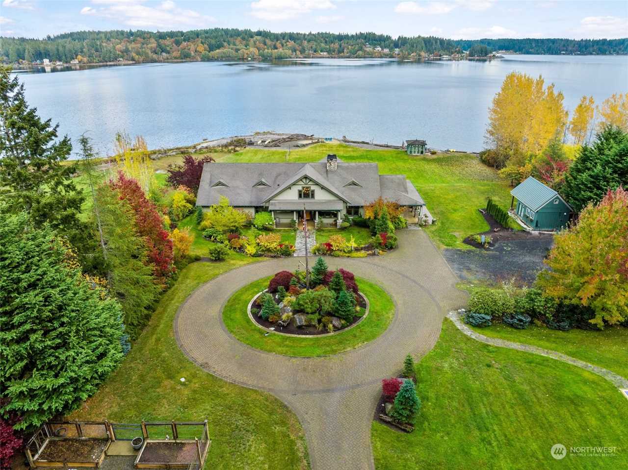 6920 E Grapeview Loop Rd Allyn, WA 98524 MLS® 2014254