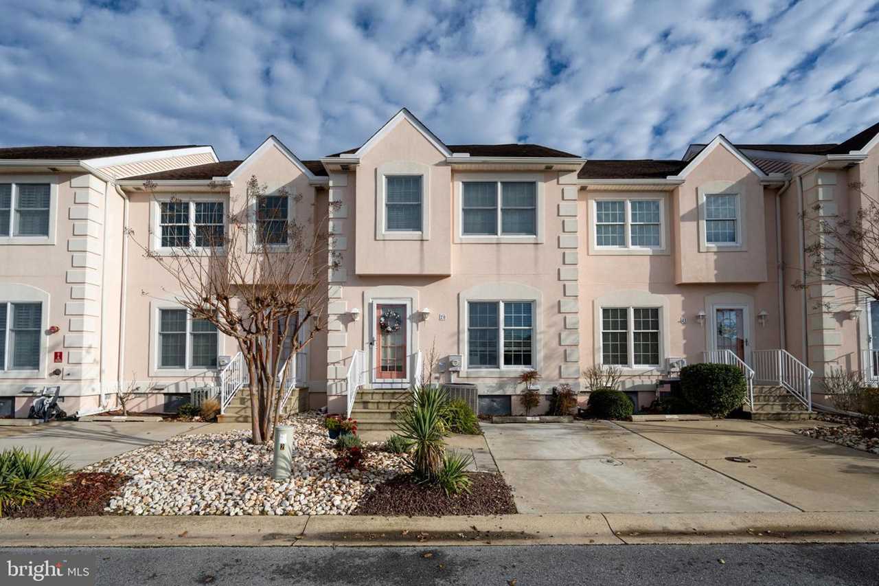13487 Bella Vista Ln #20 Ocean City MD is a home for sale | BEACHLIFE