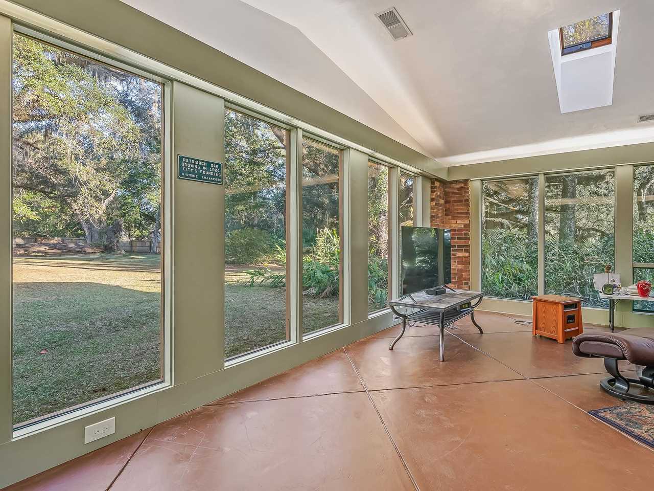 2331 Tour Eiffel Dr Tallahassee, FL 32308 in Lafayette Oaks