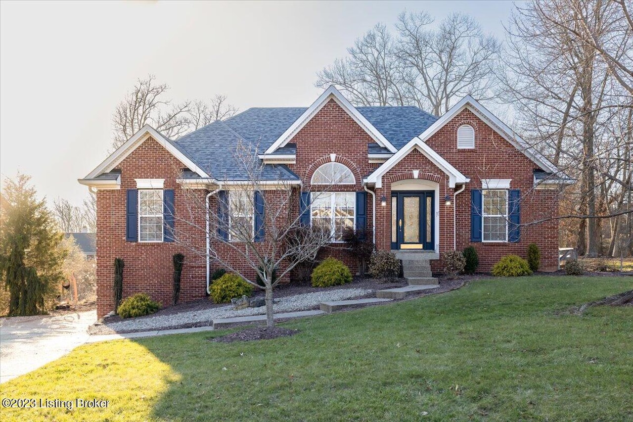 524 Wood Lake Dr La Grange, KY 40031 MLS 1628697