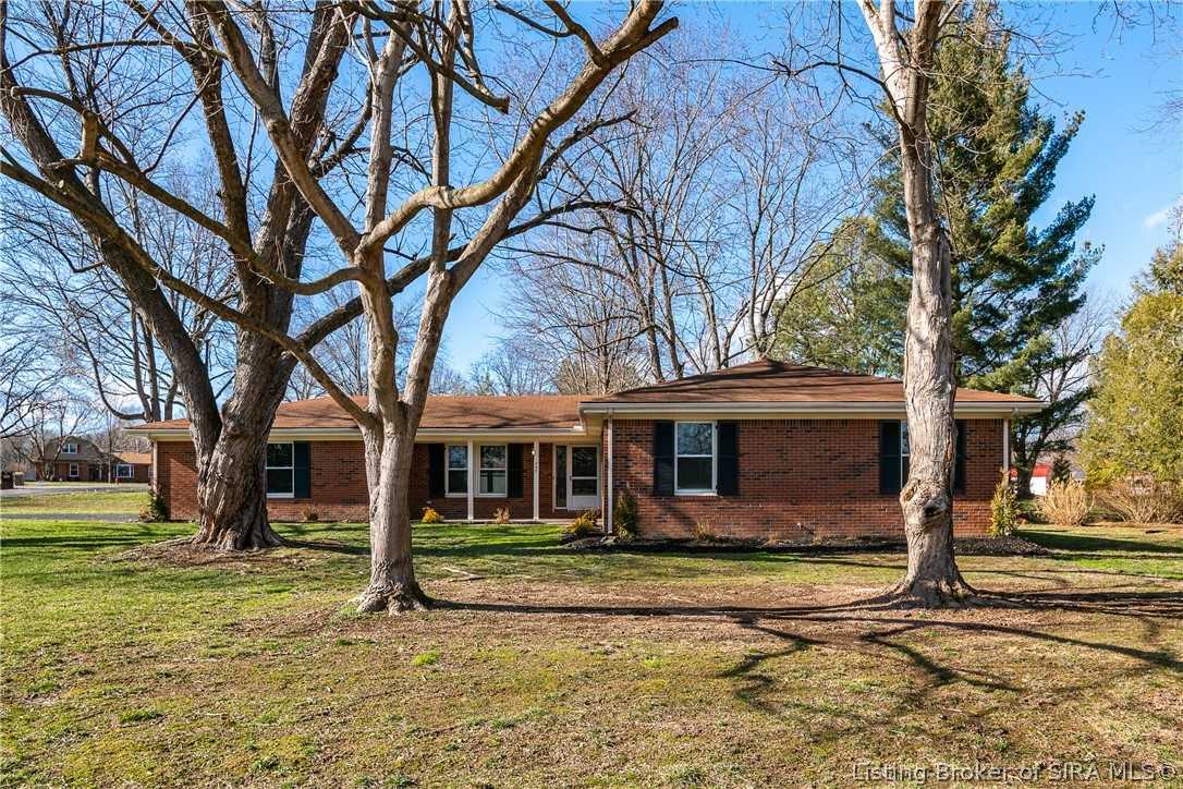 757 S Forrest Dr Sellersburg, IN 47172 MLS 202305365