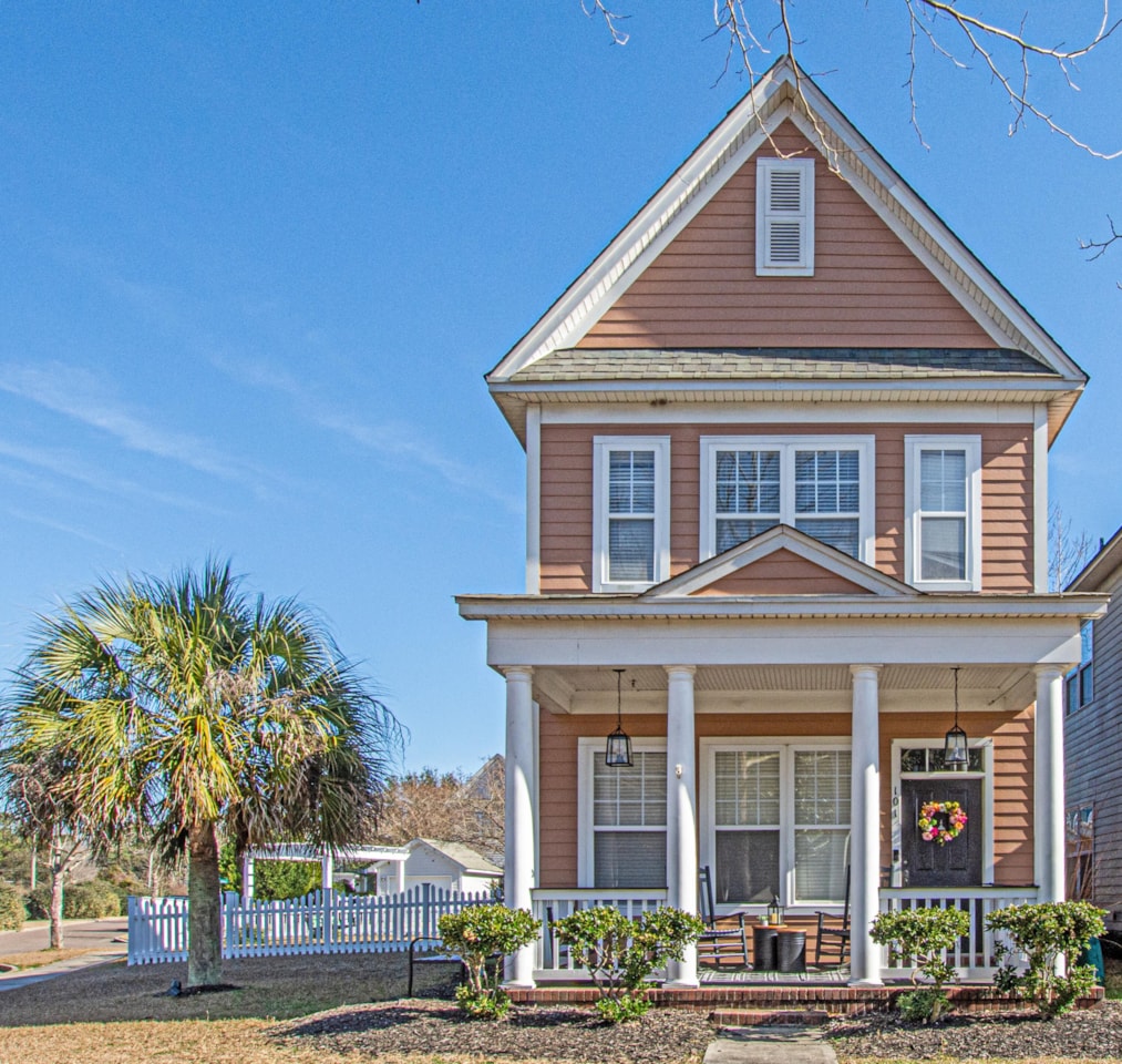 Home For Sale in White Gables Summerville Dorchester. 101 Barberry St