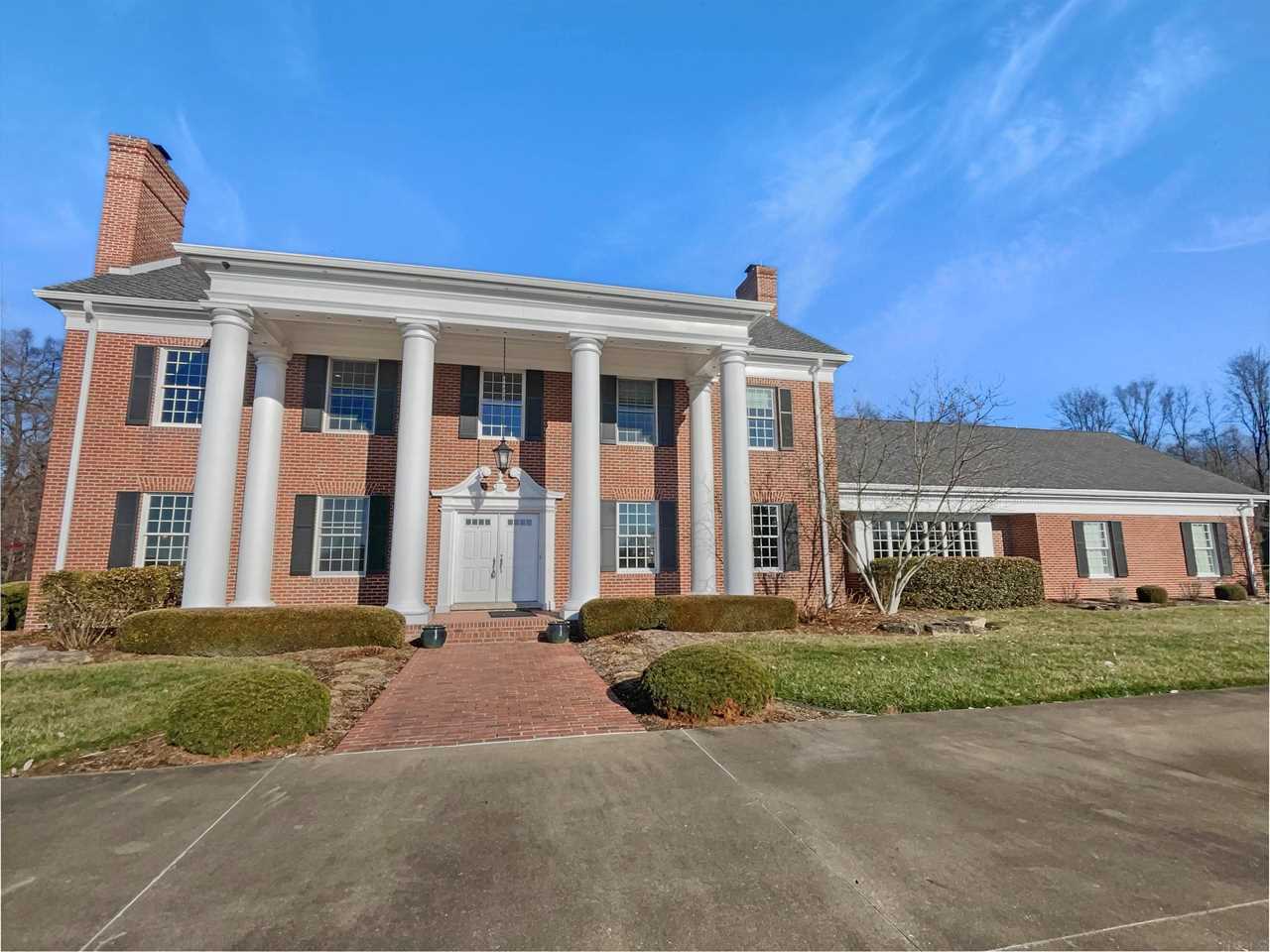 445 3rd Avenue Jasper, IN 47546 MLS 202302322