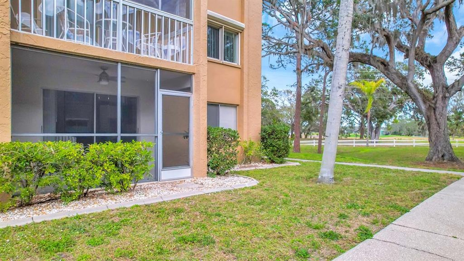 1330 Glen Oaks Dr E 169D In Sarasota, FL