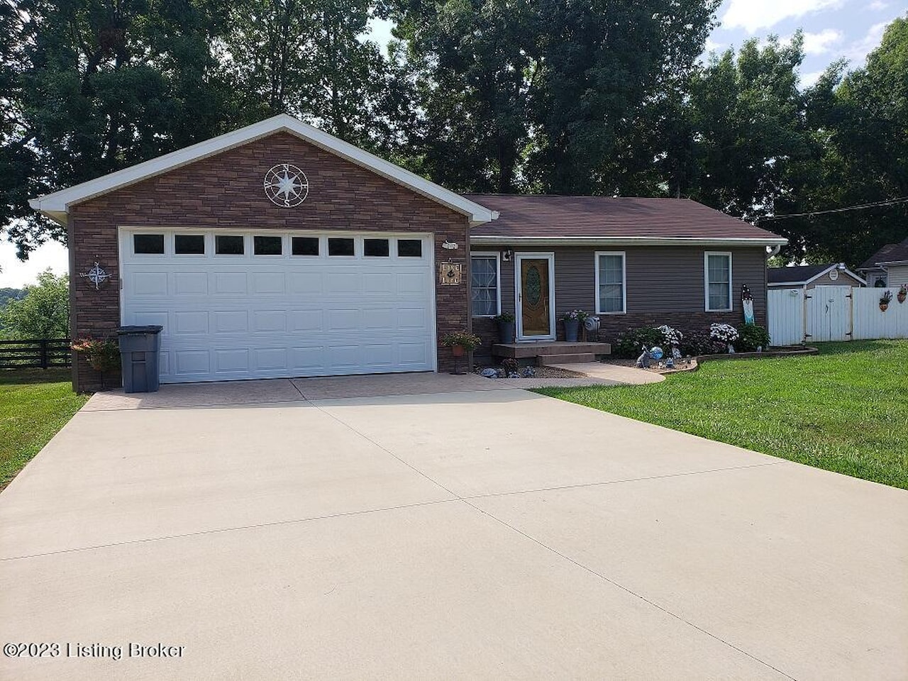 home for sale at 2231 Cannons Point Ln Mcdaniels KY 40152 MLS 1630929