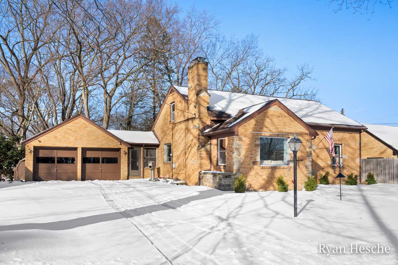 2417 Sharon Ave SW Wyoming, MI 49519 MLS 23005076