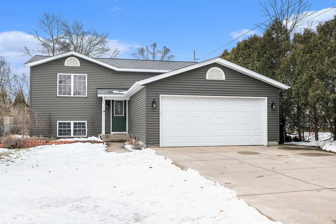 130 S 7th St NE Cedar Springs, MI 49319 MLS 23006221