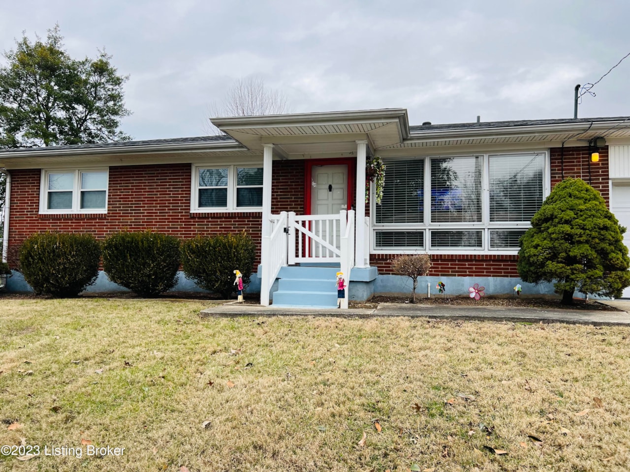 5611 Whispering Hills Blvd Louisville, KY 40219 MLS 1628522