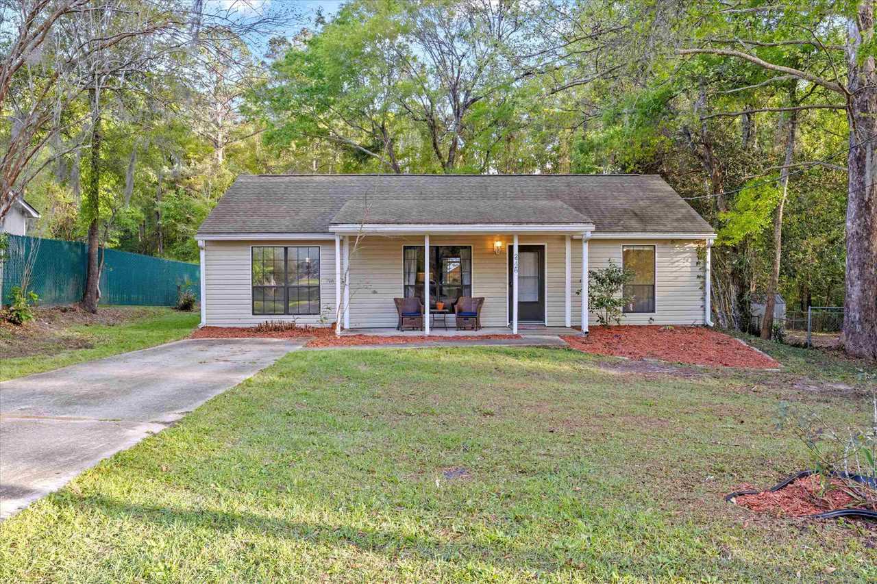 2728 Faringdon Dr Tallahassee, FL 32303 in Huntington Woods