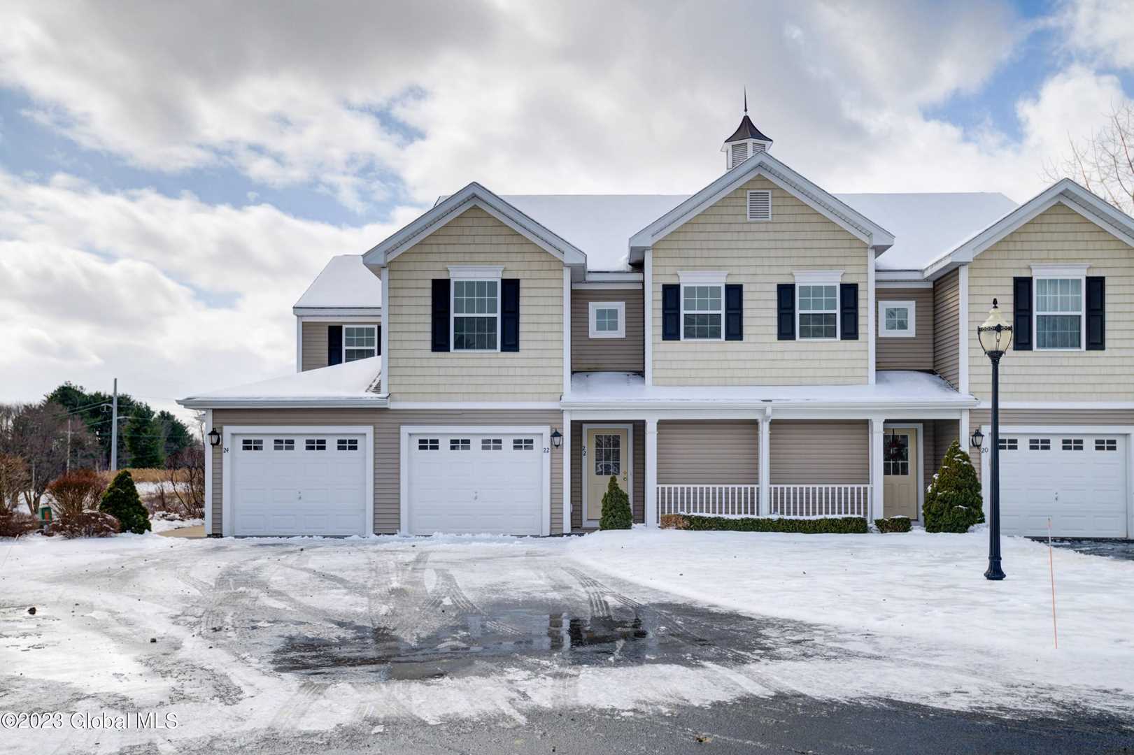22 Governor Cir. Albany, NY 12208 MLS 202313711
