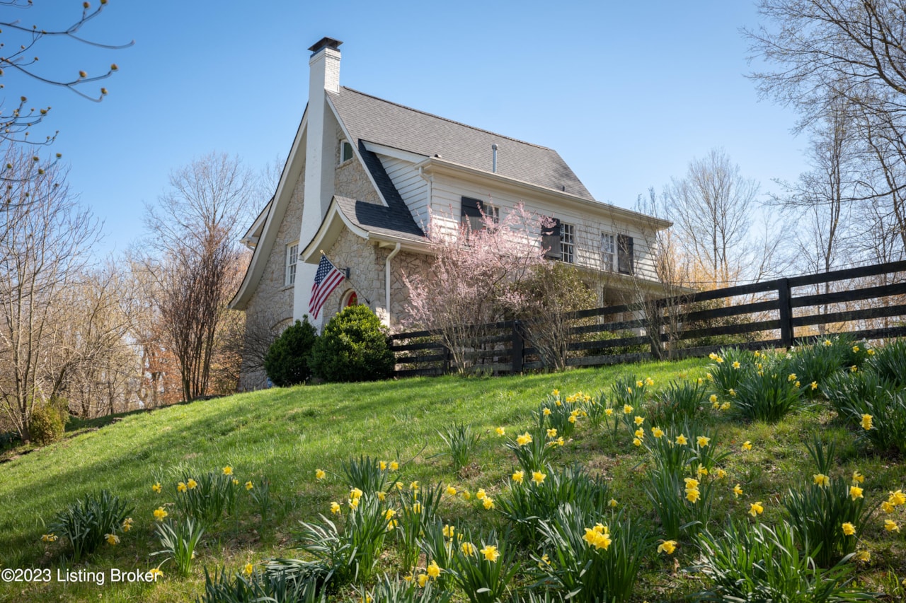 6209 Wolf Pen Branch Rd Harrods Creek, KY 40027 MLS 1633421