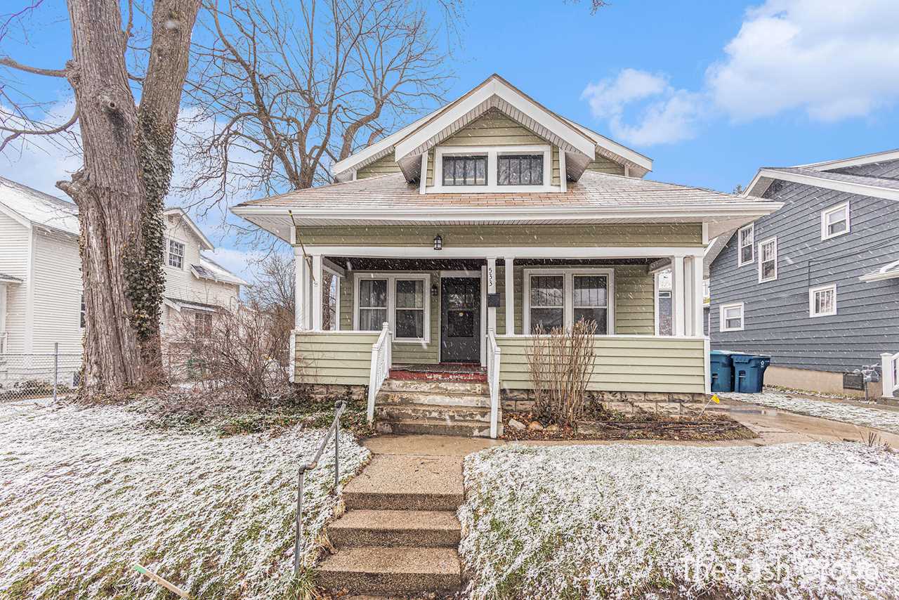 533 Shirley St NE Grand Rapids, MI 49503 MLS 23009380