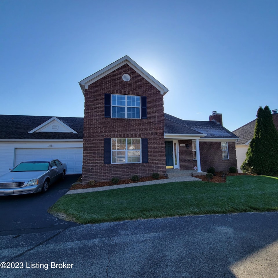 1501 Eagle Nest Way Lyndon KY 40242 MLS1633600
