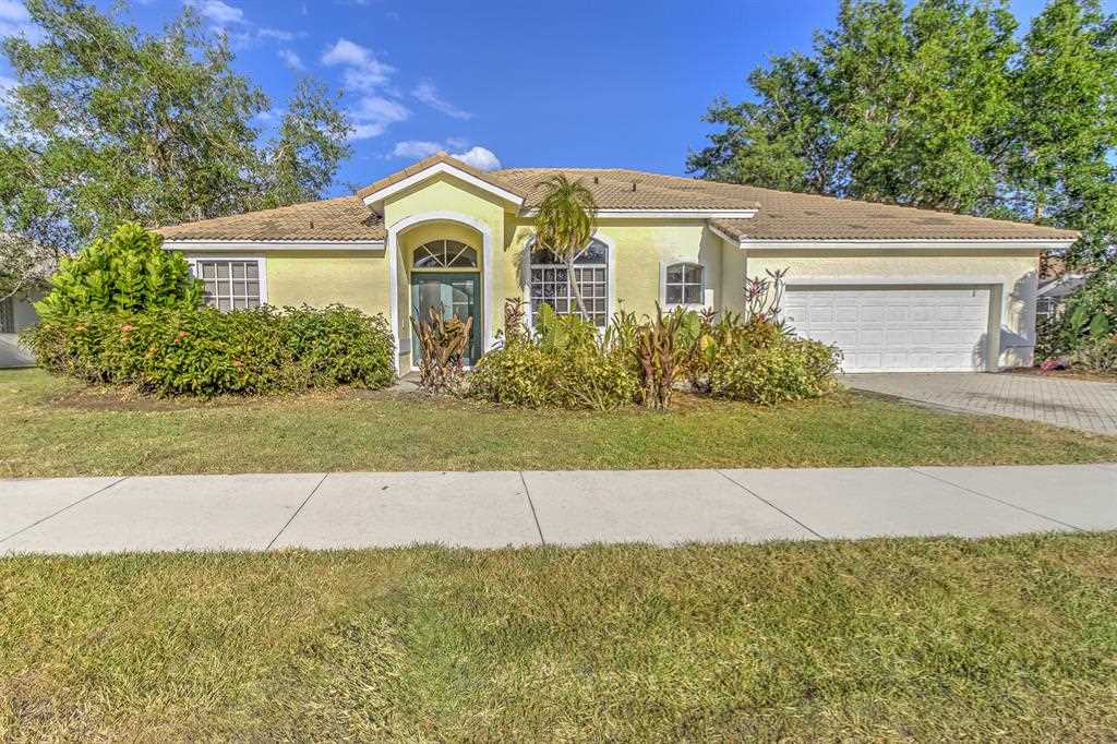 1255 SW Maplewood Drive Port St Lucie, FL 34986 | MLS R10879508