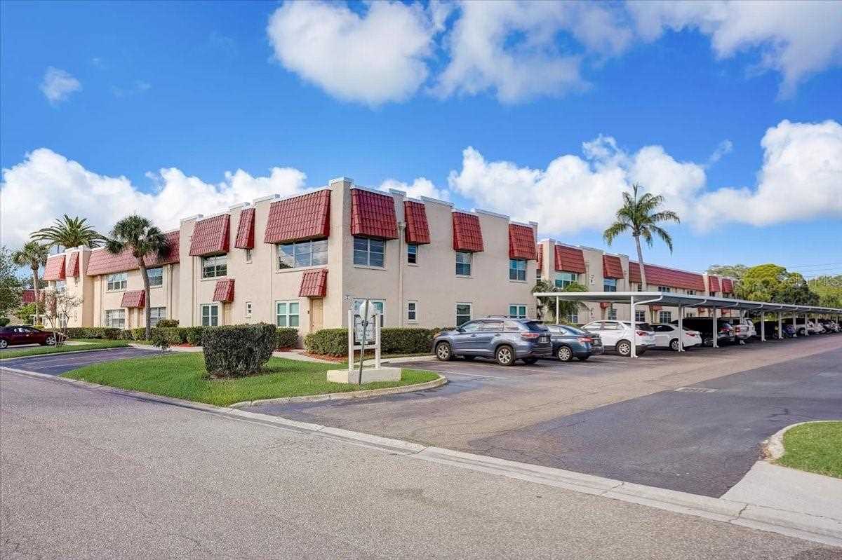 10032 65th Ave N #23 St. Petersburg, FL 33708 | MLS U8196603