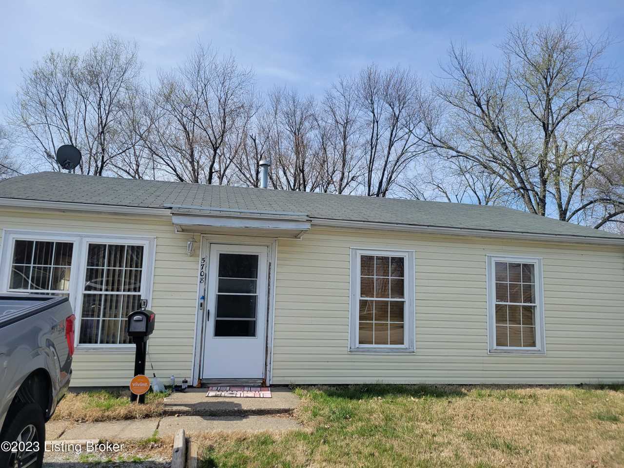 5708 Loretta St Louisville, KY 40213 MLS 1634032