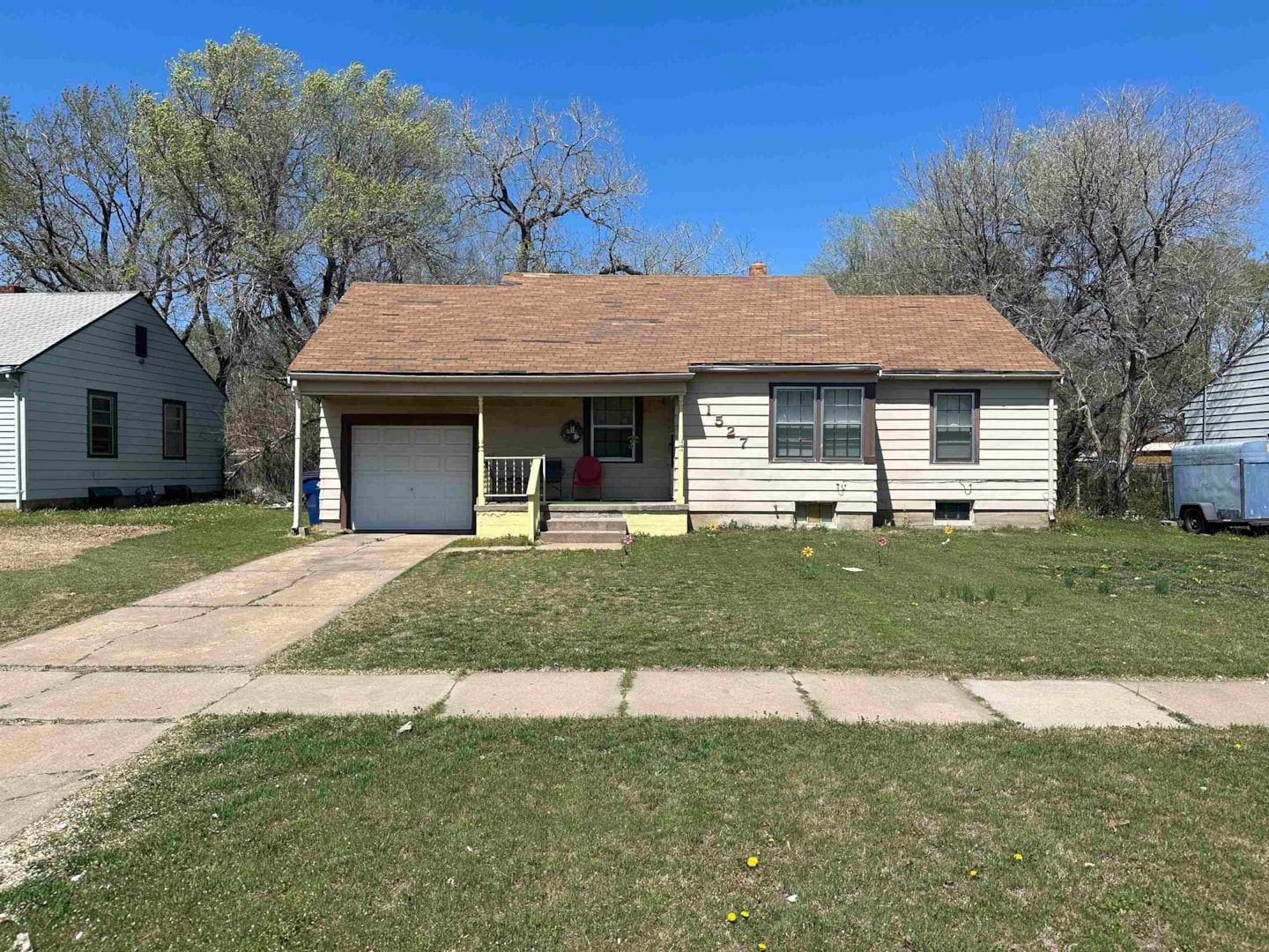 1527 N Northeast Pkwy in Wichita, KS