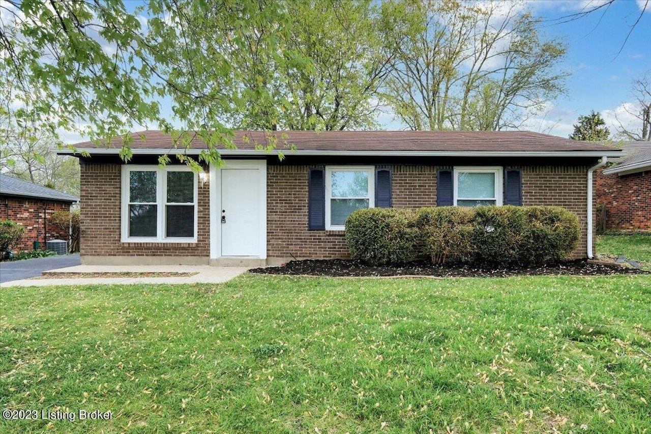 9605 Elm Lake Dr Louisville, KY 40291 MLS 1634556