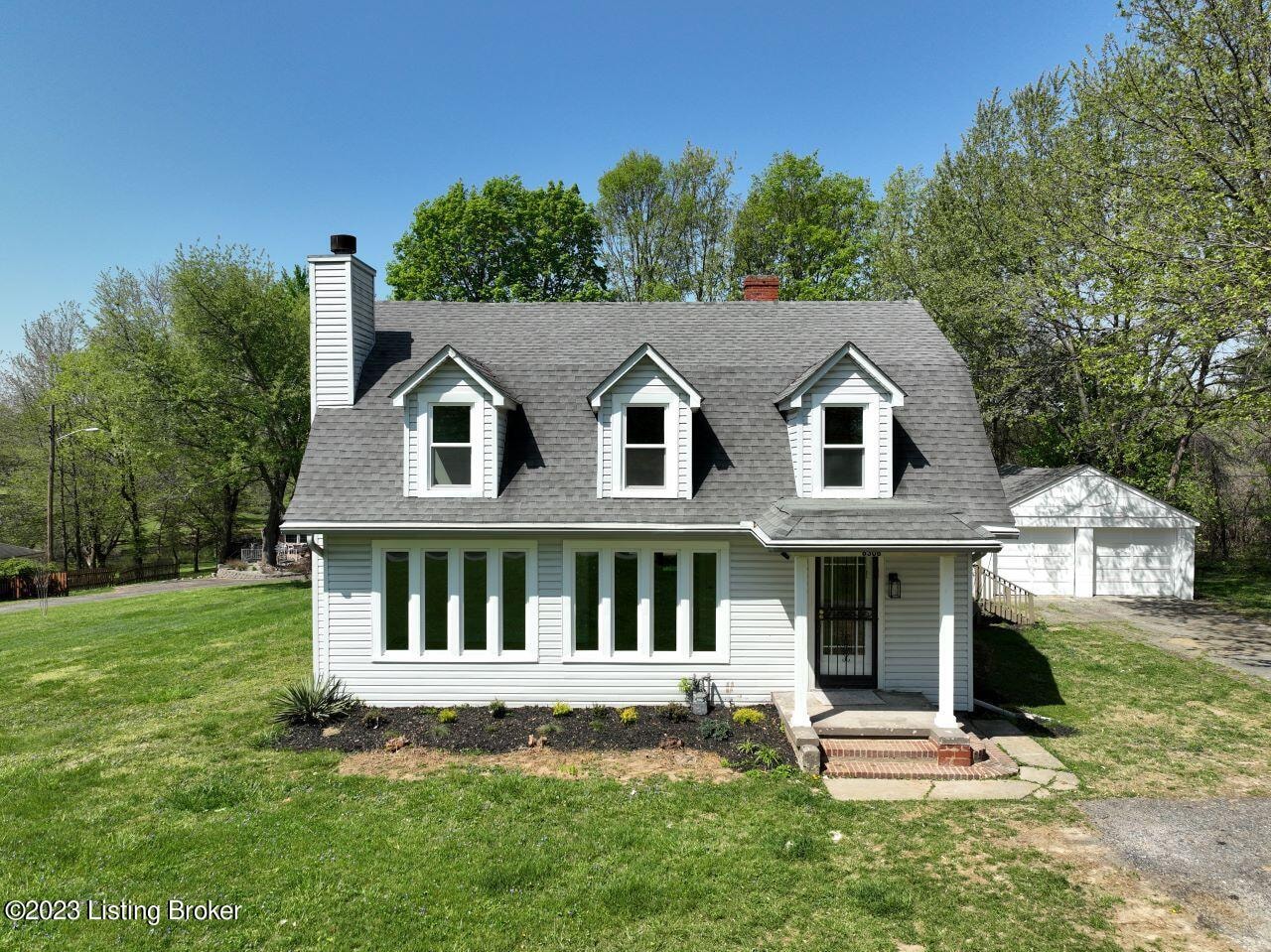 6306 S Watterson Trail Louisville KY 40291 home for sale MLS 1634920