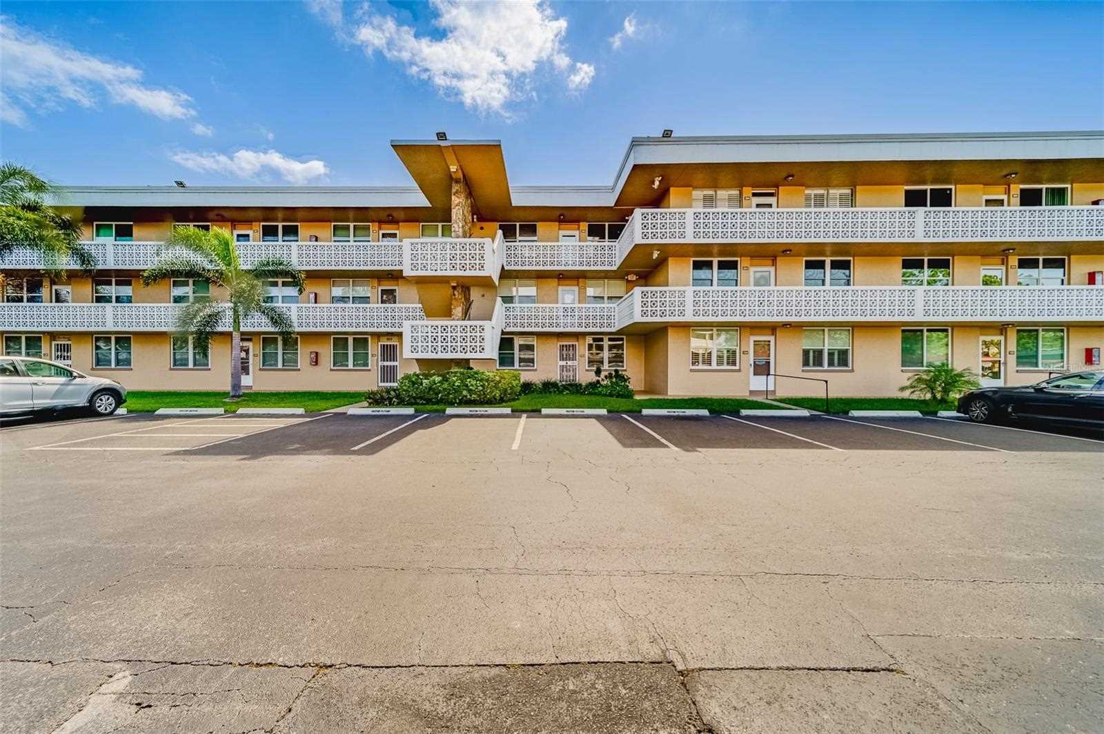 4915 Bay St NE 223 St. Petersburg, FL 33703 Winston Park Northeast