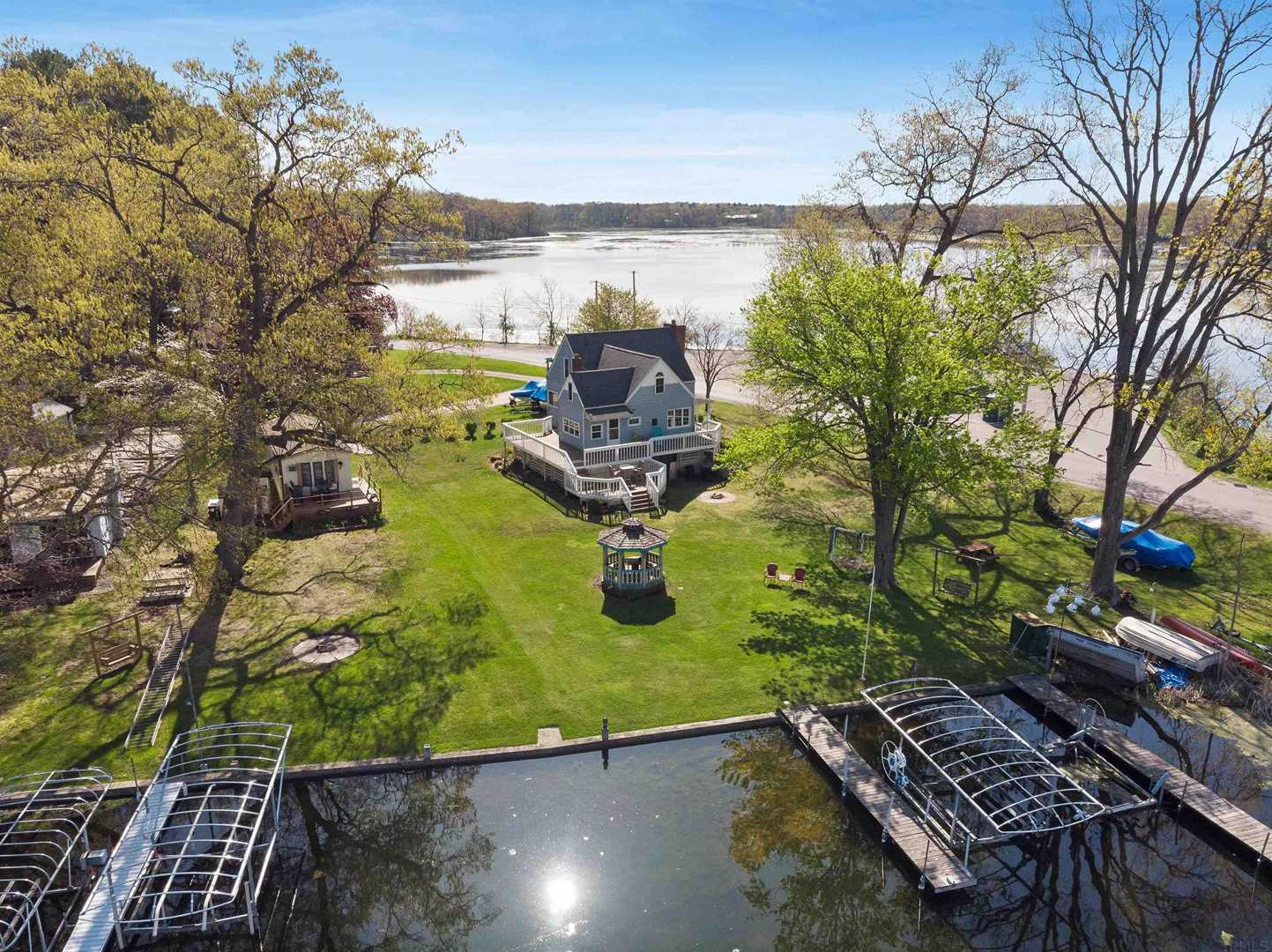 9080-e-backwater-road-north-webster-in-46555-mls-202312343