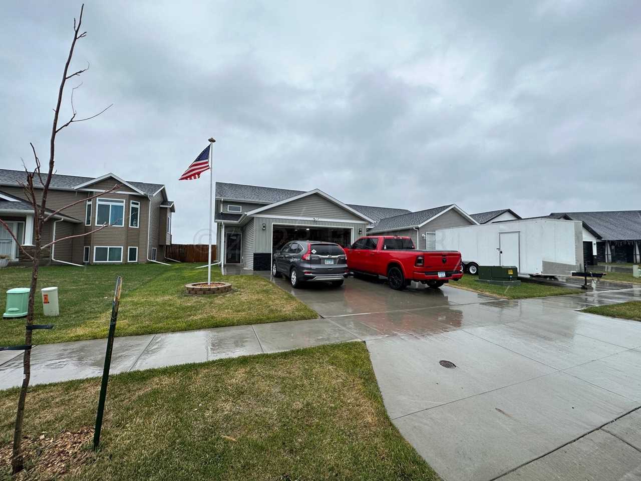 3333 30th St S Moorhead, MN 56560 MLS 231857