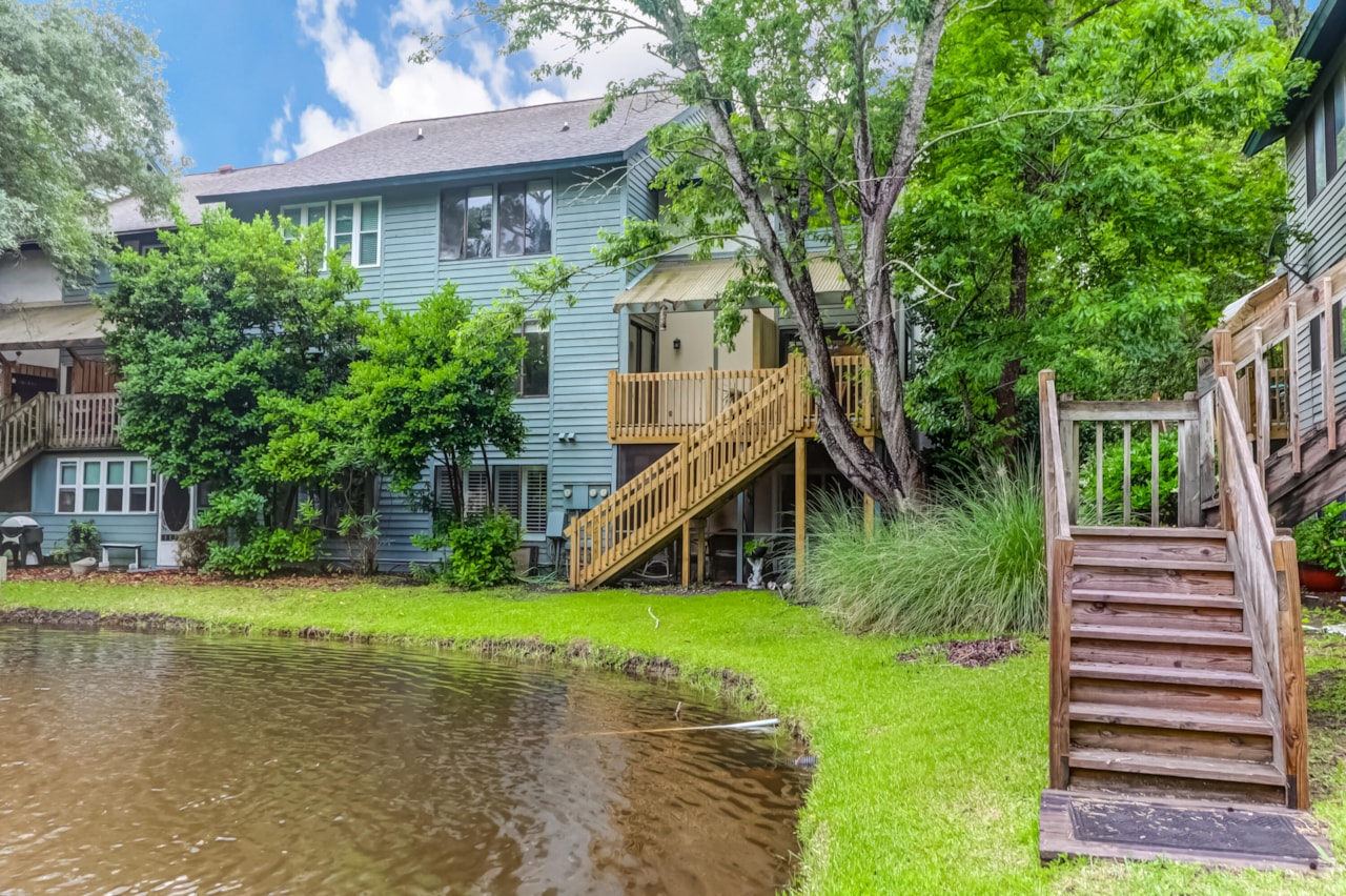 Home For Sale in Snee Farm Lakes Mount Pleasant Charleston. 1161 Shadow
