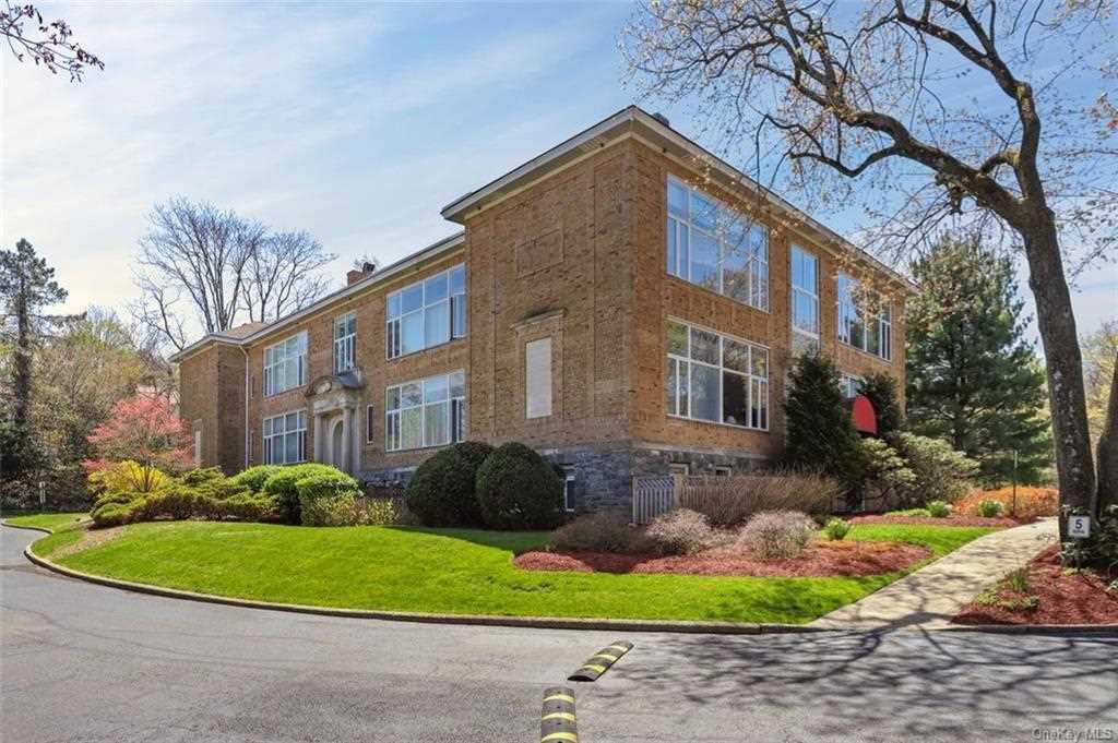 520 Ashford Ave 40 Ardsley, NY 10502 230,000