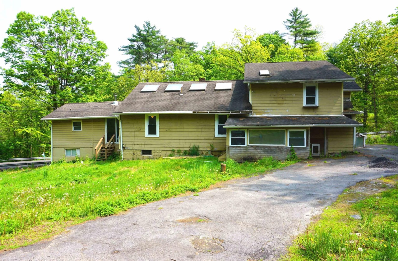 42 Beyersdorfer Ln in Kingston, NY 12401 Kingston NY home for sale