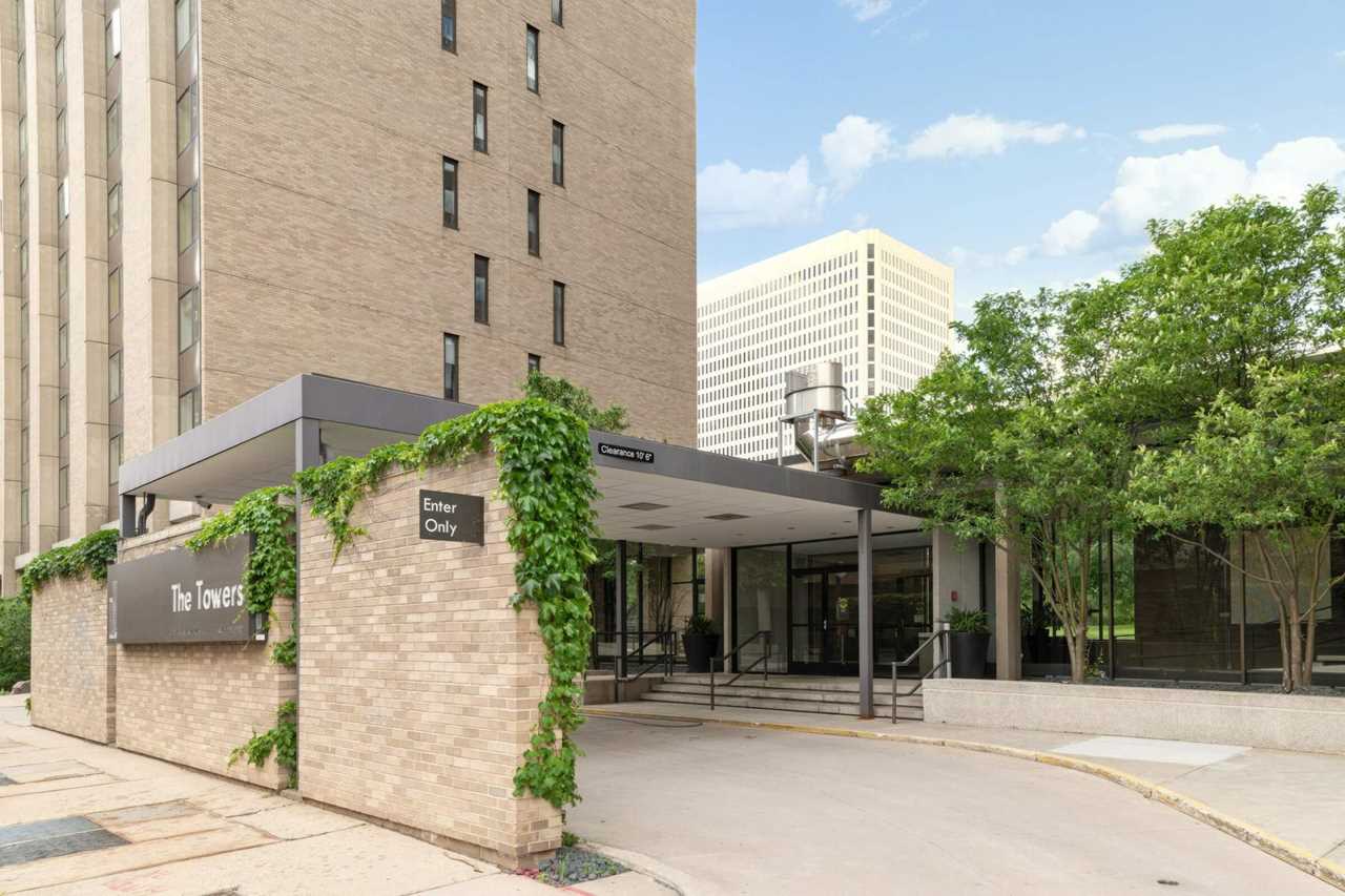 MLS 6368911 Hennepin County condo for sale Downtown West Minneapolis