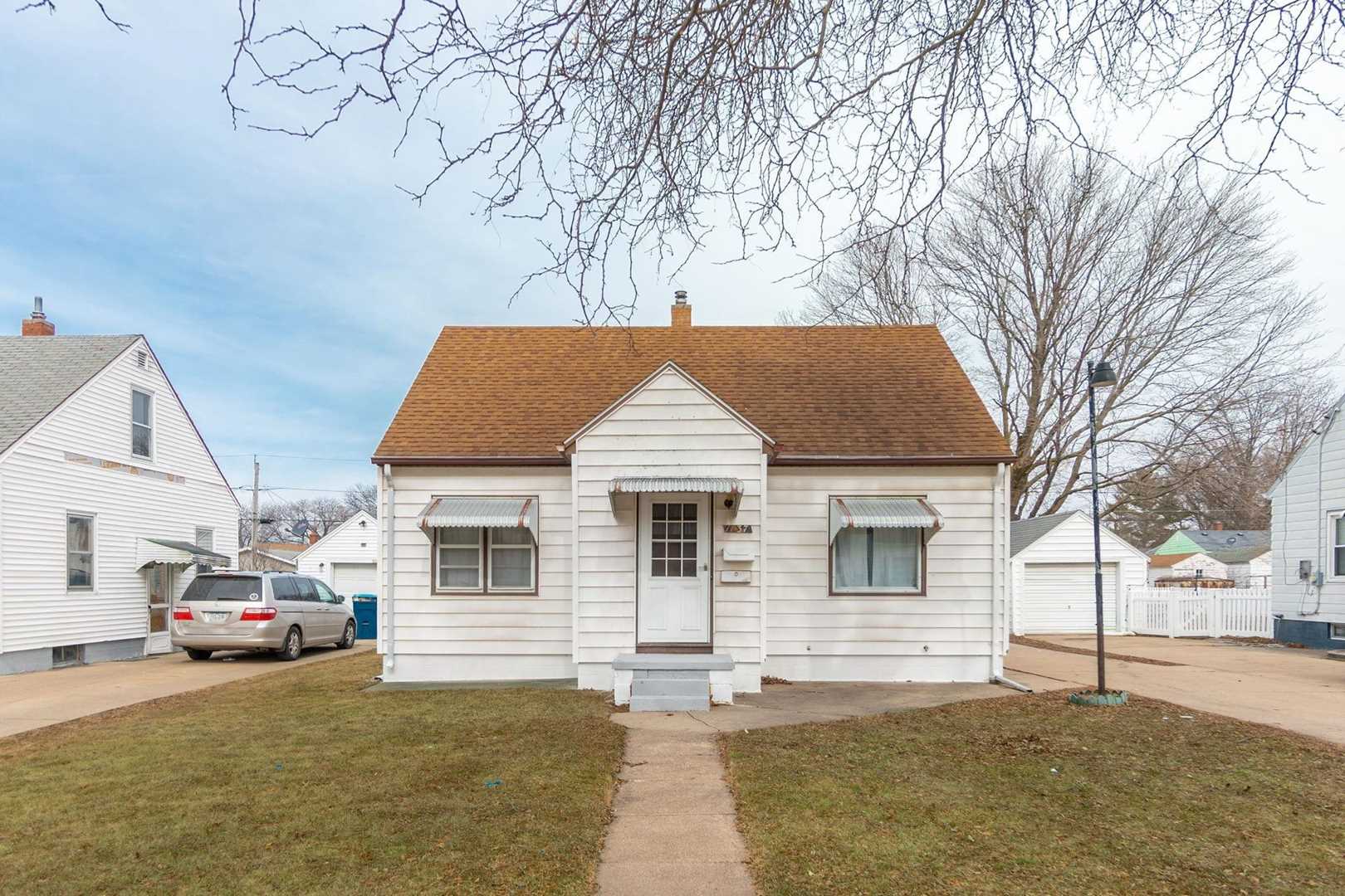 1137 E Mitchell Ave Waterloo IA 50702 home for sale MLS20230771