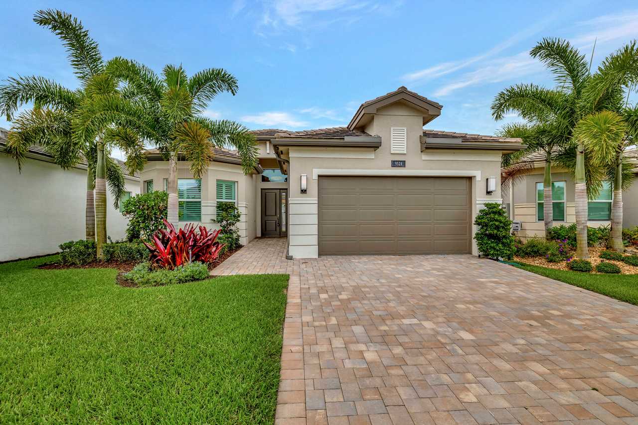 9524 Portugese Pine Grove Boynton Beach, FL 33473 MLS R10882753