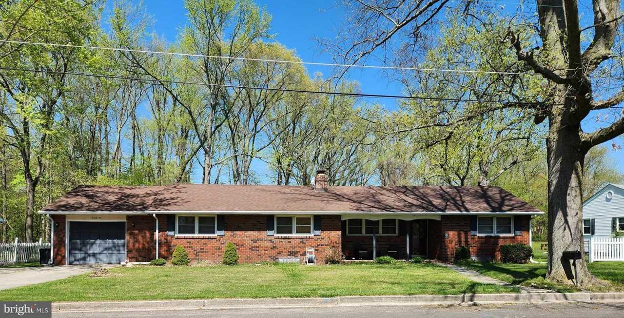 Pennsville Homes For Sale 26 Dunlap Ave LOOK NO FURTHER! Enjoy the