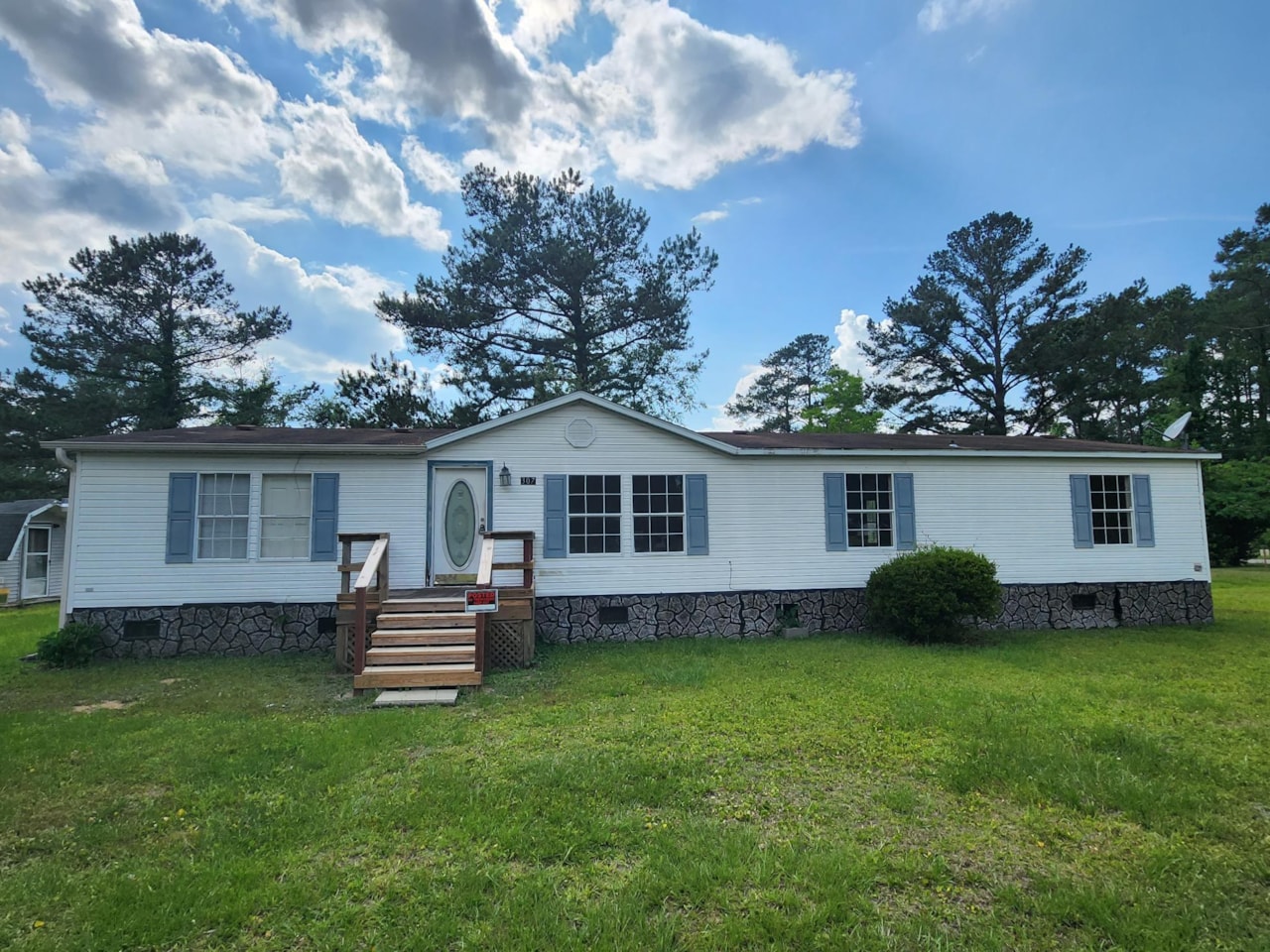 Home For Sale in Clemson Terrace Summerville Dorchester. 307 Glen St