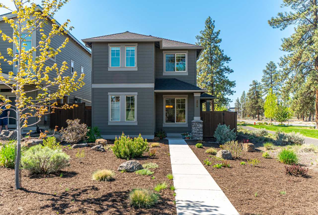 61007 SE Sydney Harbor Dr Bend OR 97702 The Bridges Home For Sale