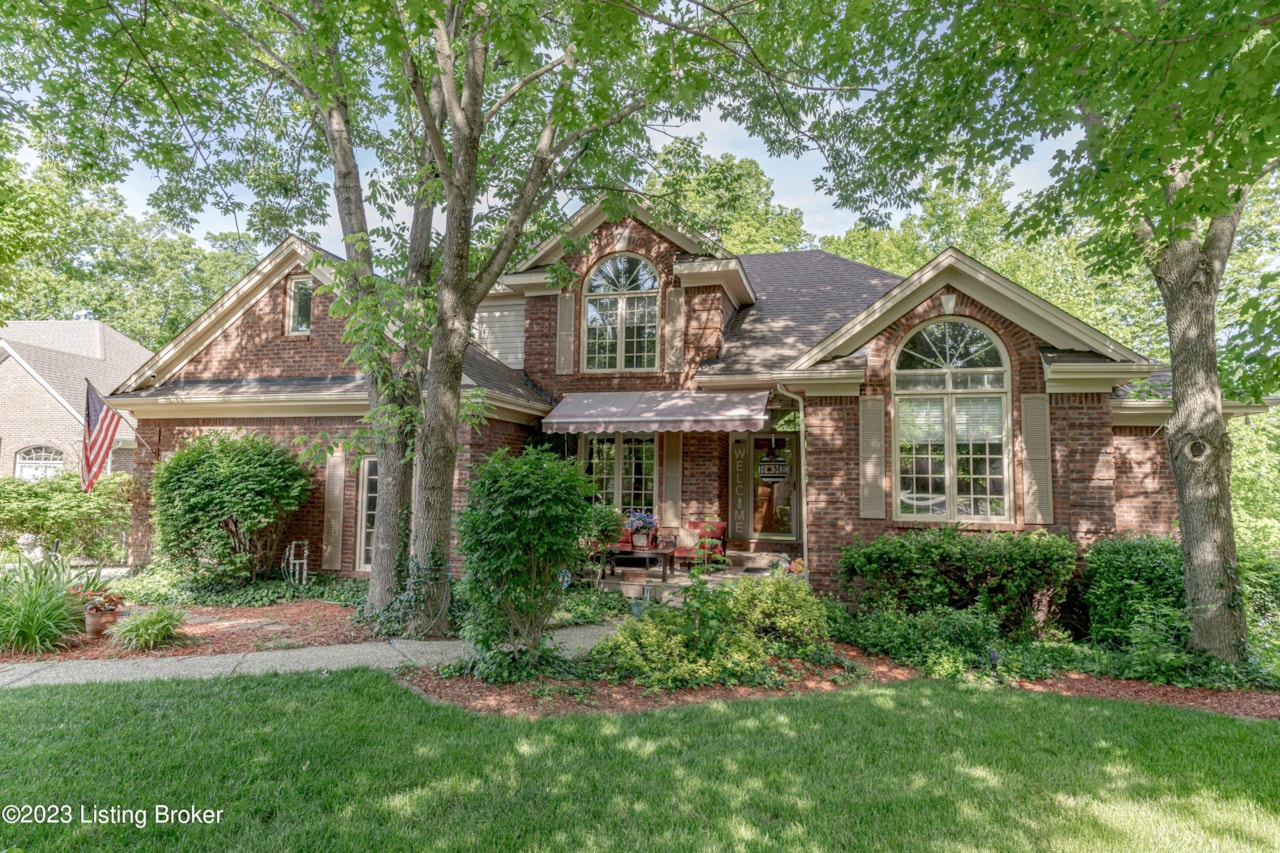 814 Locust Pointe Pl Louisville, KY 40245 MLS 1637101